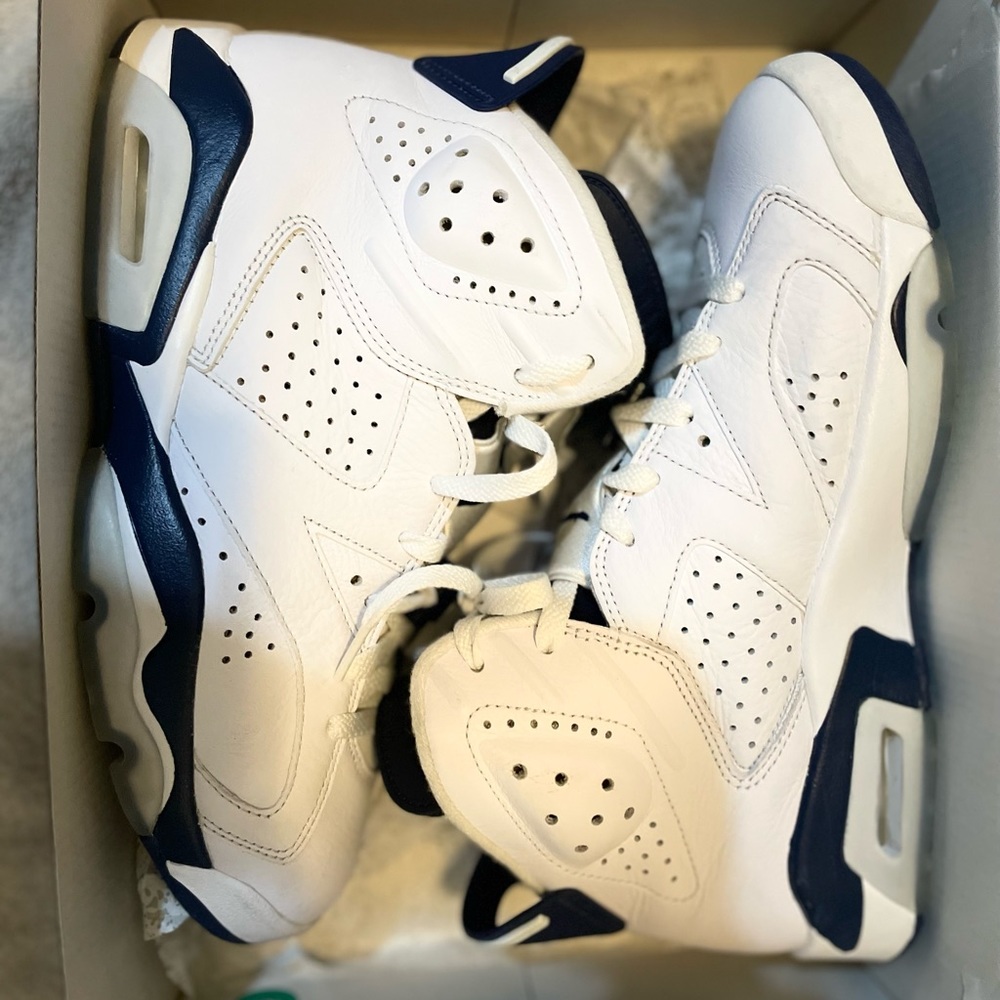 Jordan 6 midnight navy ( from Goat)